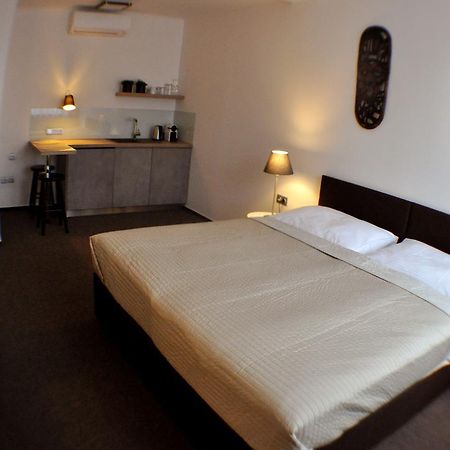 Studia Letcu 2A Apartman Alamóc Kültér fotó